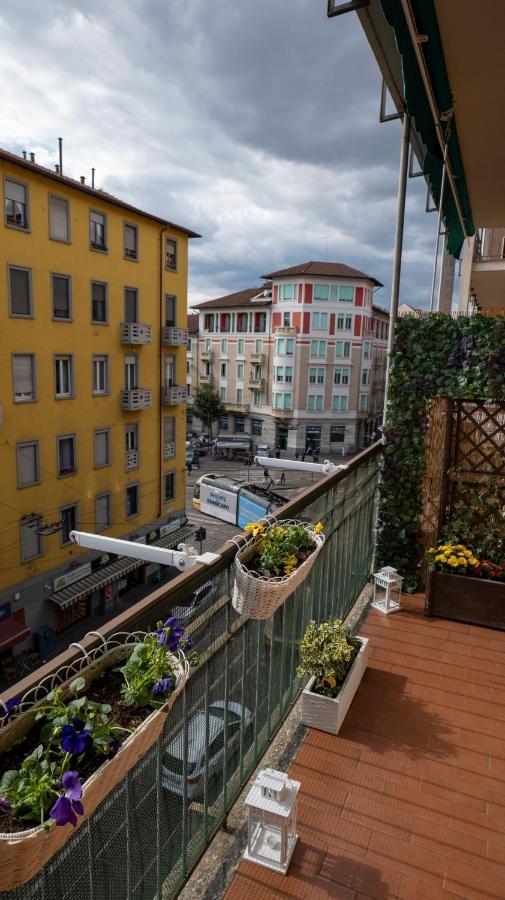 Beautiful Floral Apartment On Navigli Милан Экстерьер фото