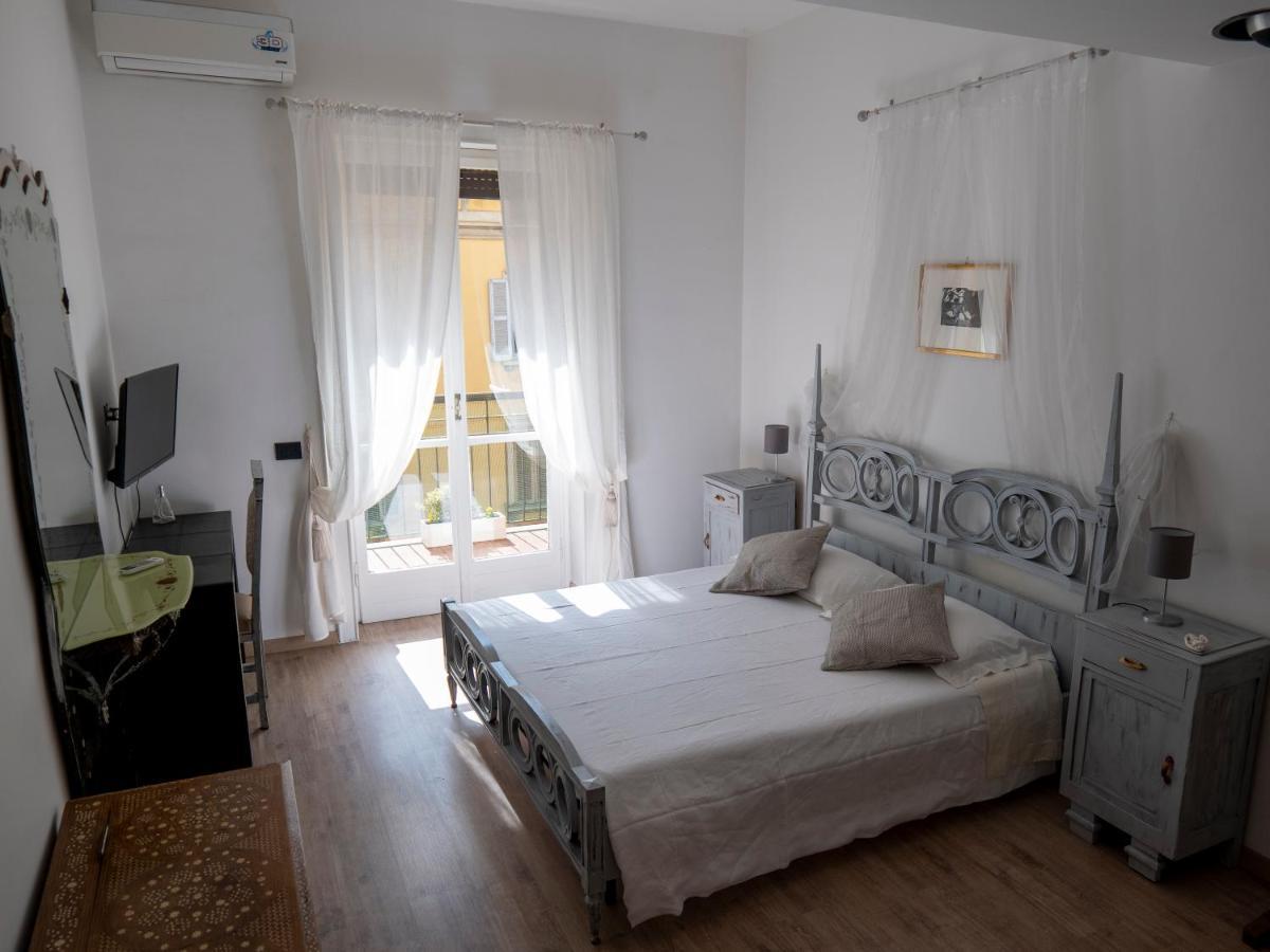 Beautiful Floral Apartment On Navigli Милан Экстерьер фото