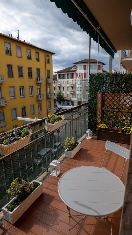 Beautiful Floral Apartment On Navigli Милан Экстерьер фото
